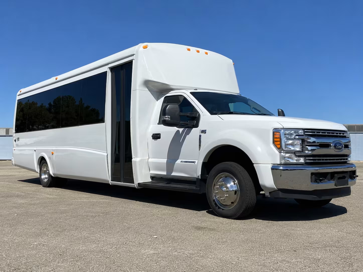 san marcos minibus rentals for temecula winery tours